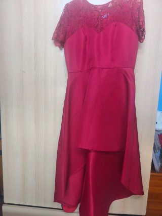 Vestido rojo con encaje