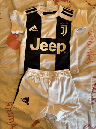 Completo Juventus 3/6 mesi