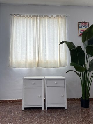Mesitas de noche blancas nuevas