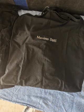 Chaqueta Massimo Dutti Negra M Un sola postura