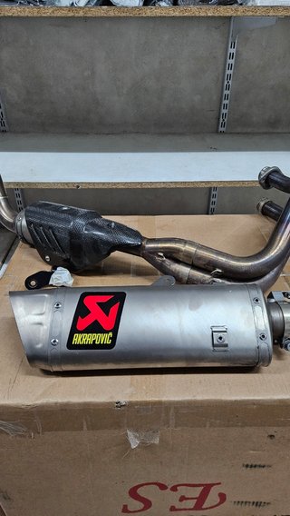Escape Akrapovic Racing Line titanium, Yamaha R7