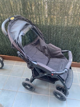 Carro de bebé negro