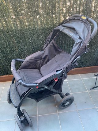 Carro de bebé negro