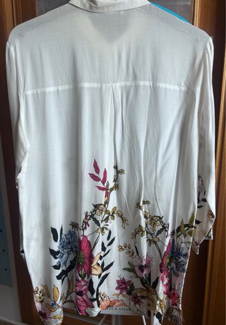 Camisa Stradivarius floral mujer