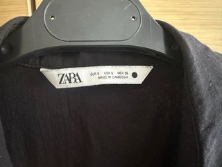 Vestido camisero negro Zara