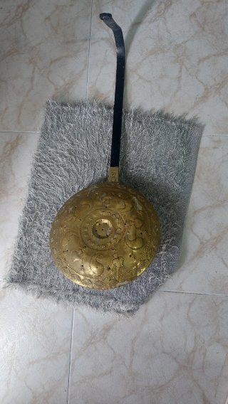 Brasero de carbón antiguo