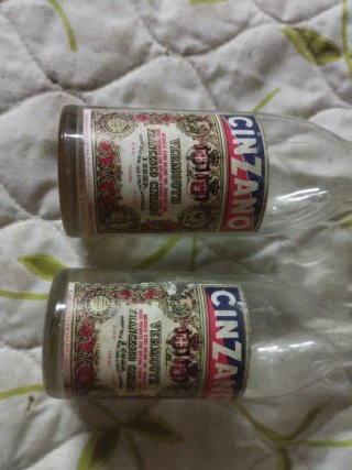 Cenicero Cinzano y 2 botellas originales