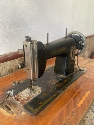 Máquina de coser antigua