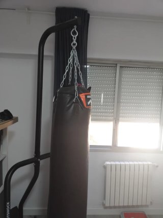 Saco de boxeo con soporte