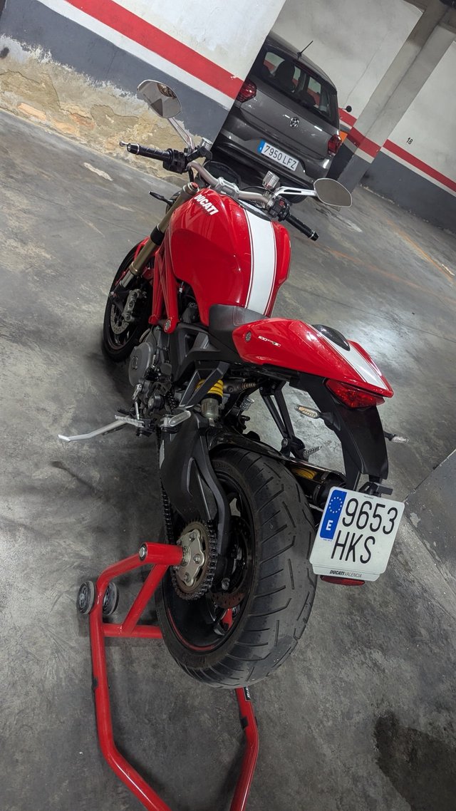 Ducati Monster 1100 EVO