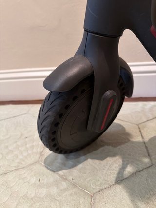 Patinete Xiaomi con ruedas antipinchazos