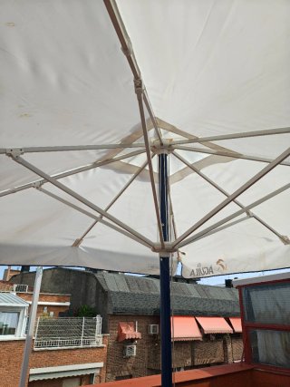 Sombrilla de 3m con base