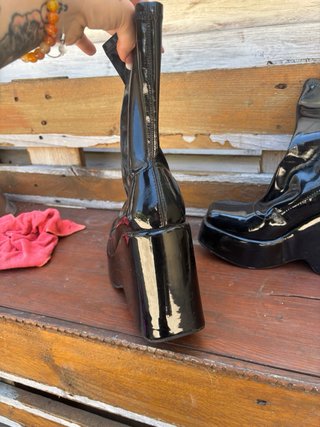 Stivaletti Bershka in Vernice Nera con Zeppa Platf