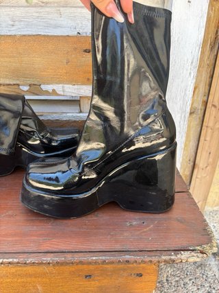 Stivaletti Bershka in Vernice Nera con Zeppa Platf