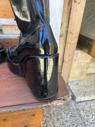 Stivaletti Bershka in Vernice Nera con Zeppa Platf