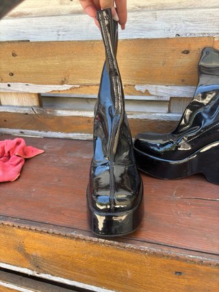 Stivaletti Bershka in Vernice Nera con Zeppa Platf