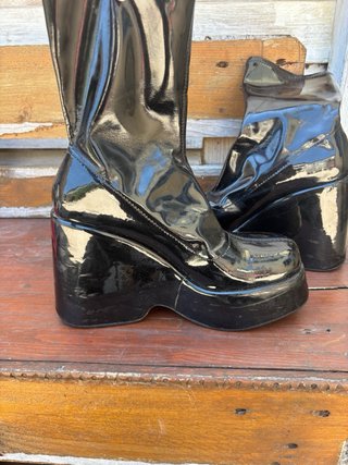 Stivaletti Bershka in Vernice Nera con Zeppa Platf