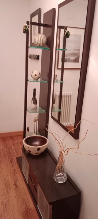 Estantería de esquina con espejo