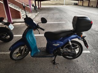 Aprilia Scarabeo 100 azul