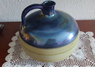 Jarrón de porcelana y barro azul