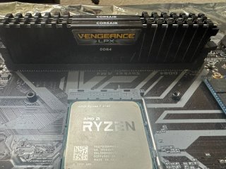 Pack AMD Ryzen 7 2700 / 16GB DDR4 / 240GB SSD M.2