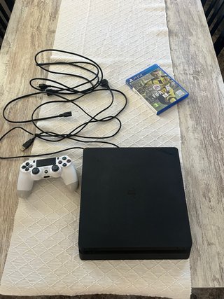 PS4 Slim Negra + FIFA 17 + Mando
