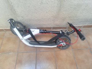 Patinete Oxelo blanco y negro