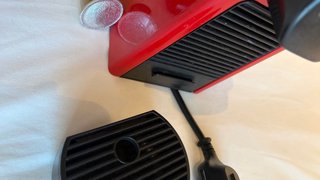 Macchina Caffè Nespresso Essenza Mini Rossa