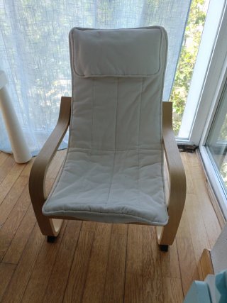 Silla mecedora Poäng Ikea infantil