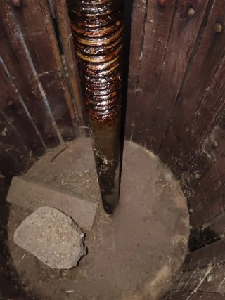 Prensa de vino de madera y husillo