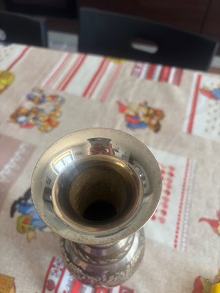 Vaso decorativo in metallo