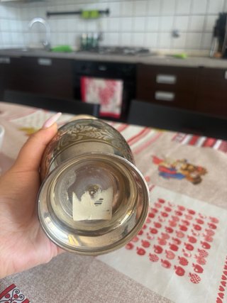 Vaso decorativo in metallo