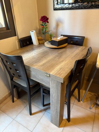 Mesa de comedor extensible madera  + 4 sillas