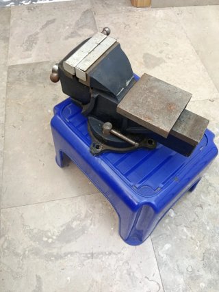 Tornillo de banco para trabajo