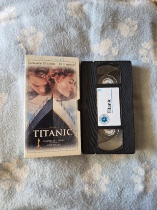 VHS Titanic (Español)