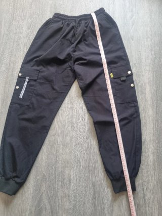 Pantalón cargo negro