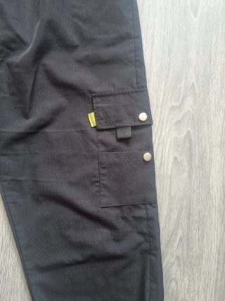 Pantalón cargo negro