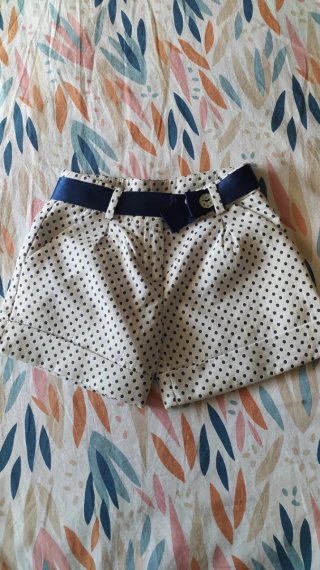 Lote 3 prendas niña: falda y 2 shorts