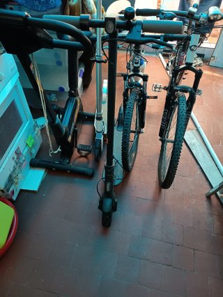 Bicicleta estática y patinete