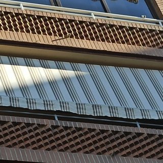 Toldo de terraza beige y gris 3.50 ancho 220 caida