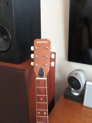 Guitarra Acústica Suzuki