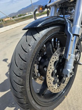Hyosung Aquila 650 Cruiser Negra/Plateada