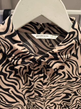 Vestido camisero estampado cebra Stradivarius