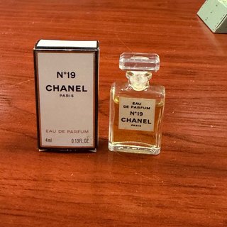 Mini Perfume Chanel N°19 Eau de Parfum 4ml