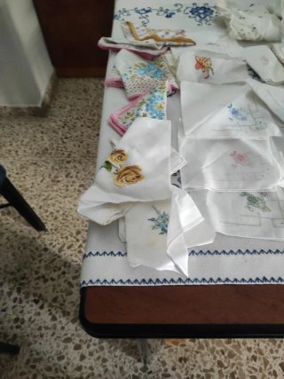 Pañuelos mujer bordados - Lote 3€