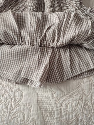 Conjunto blusa y falda cuadros beige/gris