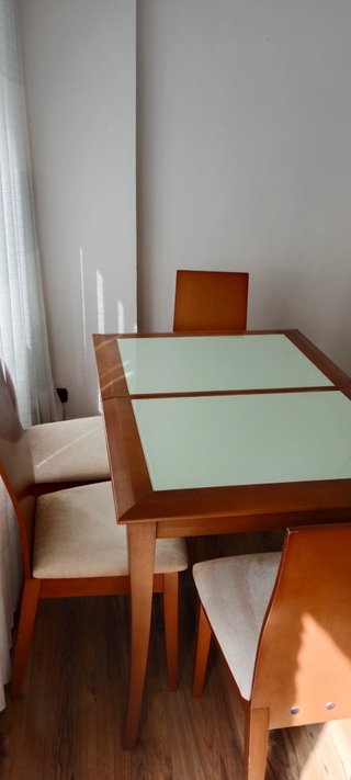 Mueble comedor con mesa extensible y 6 sillas