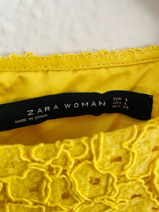 Vestido amarillo de encaje