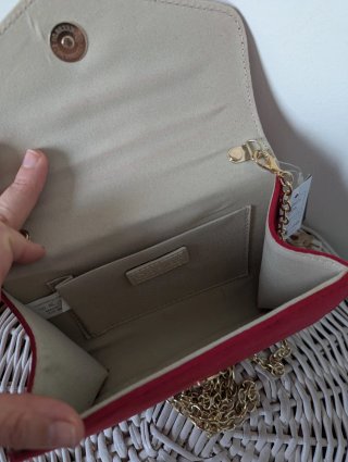 Bolso fiesta rojo con detalles dorados