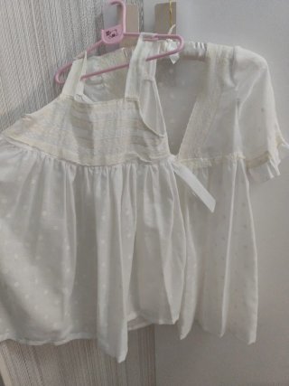 Camisón y bata de niña blanco